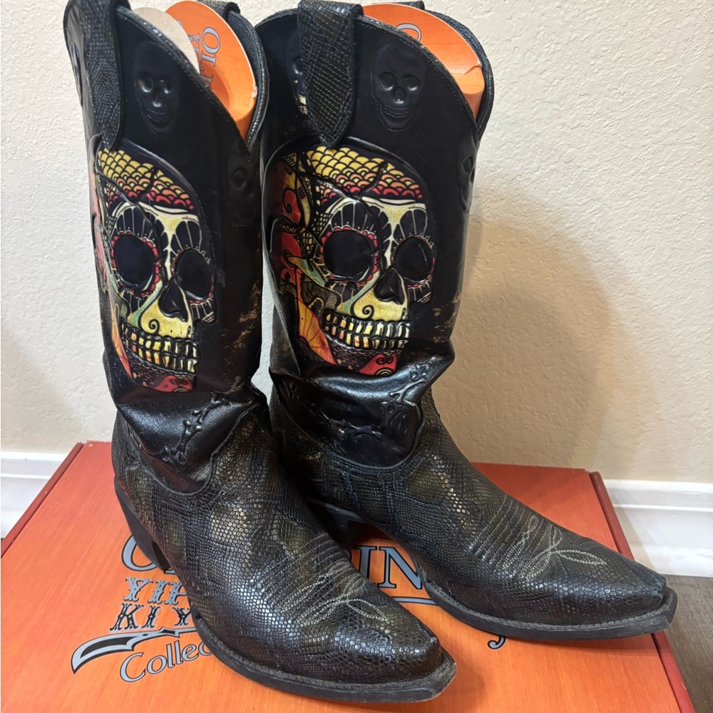 Old Gringo Madreado Con Cera  Cowboy Boots with Skull Design
